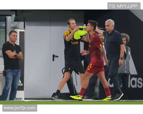 穆里尼奥怒斥欧足联争议判罚罗马遗憾出局引发热议